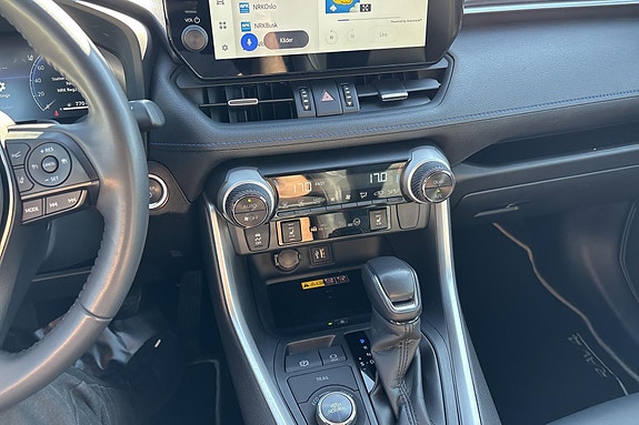 Toyota RAV4 14 of 19
