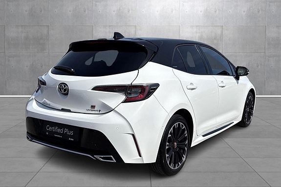 Toyota Corolla 5 of 19