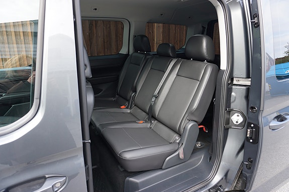 Volkswagen Caddy Maxi 10 of 22