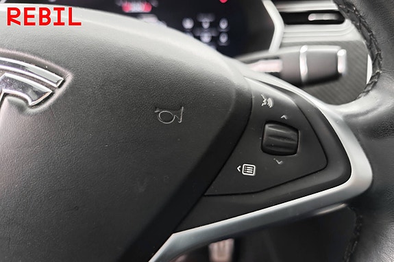 Tesla Model X 14 of 21