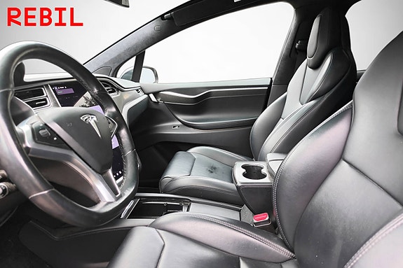Tesla Model X 8 of 21