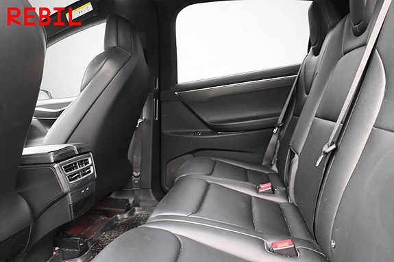 Tesla Model X 10 of 21