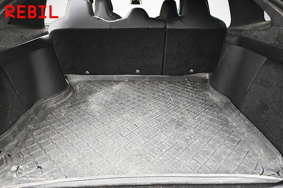 Tesla Model X 20 of 21