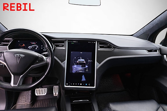 Tesla Model X 11 of 21
