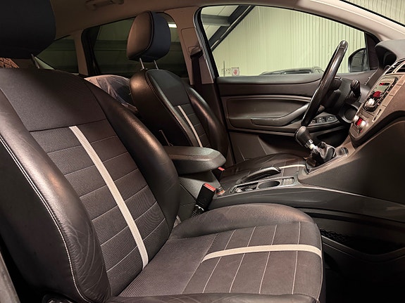 Ford Kuga 10 of 13