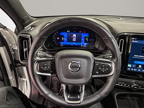 Volvo XC40 14 of 30