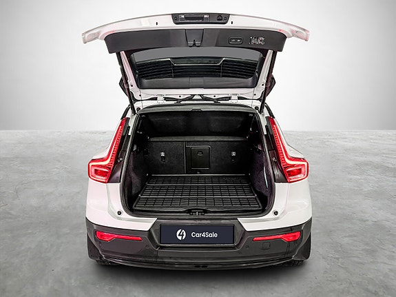 Volvo XC40 28 of 30