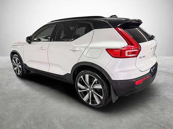Volvo XC40 3 of 30
