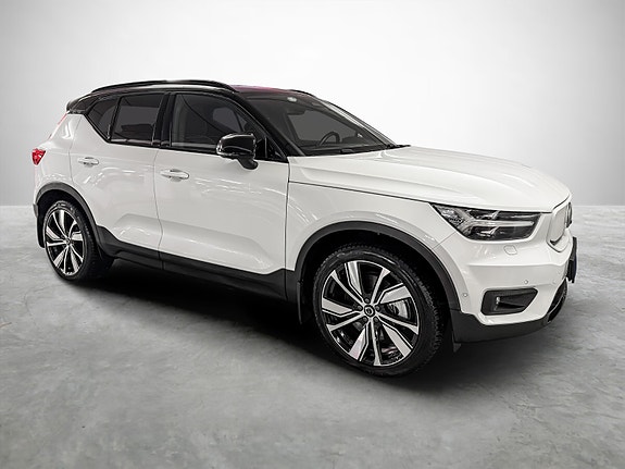 Volvo XC40 7 of 30