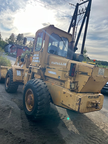 Fiat-Allis 605B med skoffe og gaffel. 3 of 16