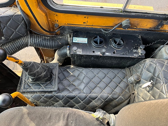 Fiat-Allis 605B med skoffe og gaffel. 15 of 16