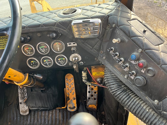 Fiat-Allis 605B med skoffe og gaffel. 14 of 16