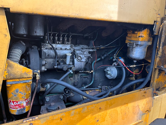 Fiat-Allis 605B med skoffe og gaffel. 11 of 16