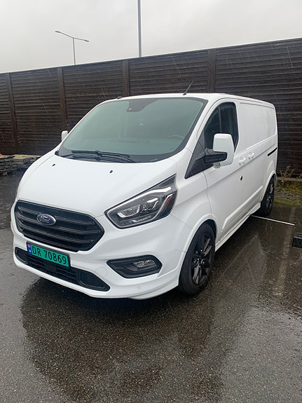 Ford Transit Custom 290L 2 of 5