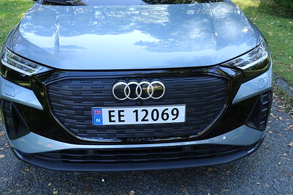Audi Q4 e-tron 4 of 17