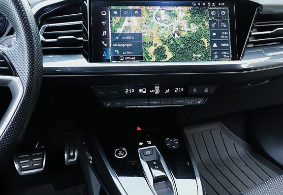 Audi Q4 e-tron 13 of 17
