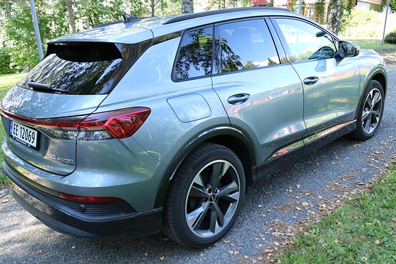 Audi Q4 e-tron 3 of 17