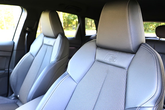 Audi Q4 e-tron 6 of 17