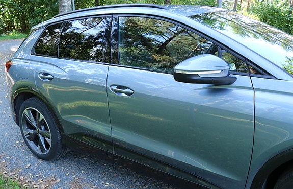 Audi Q4 e-tron 5 of 17
