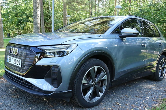 Audi Q4 e-tron 2 of 17