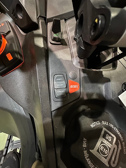 Ski-doo Mach Z STD 900 ACE Turbo R 11 of 18