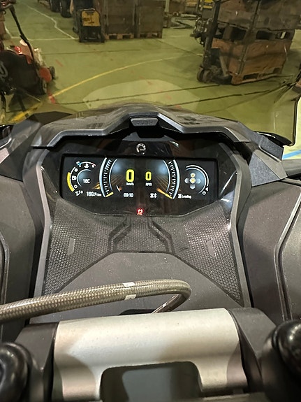 Ski-doo Mach Z STD 900 ACE Turbo R 9 of 18
