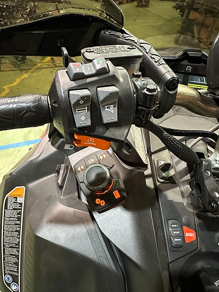 Ski-doo Mach Z STD 900 ACE Turbo R 8 of 18