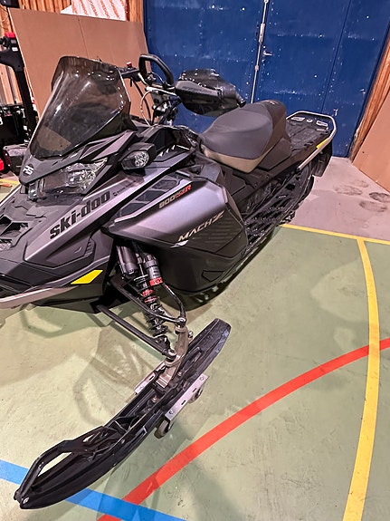 Ski-doo Mach Z STD 900 ACE Turbo R 3 of 18