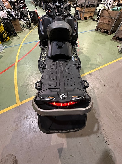 Ski-doo Mach Z STD 900 ACE Turbo R 12 of 18