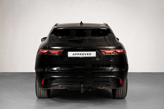 Jaguar F-PACE 5 of 30