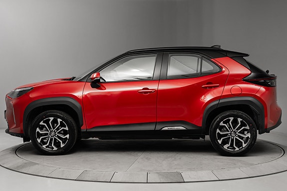 Toyota Yaris Cross 2 of 30