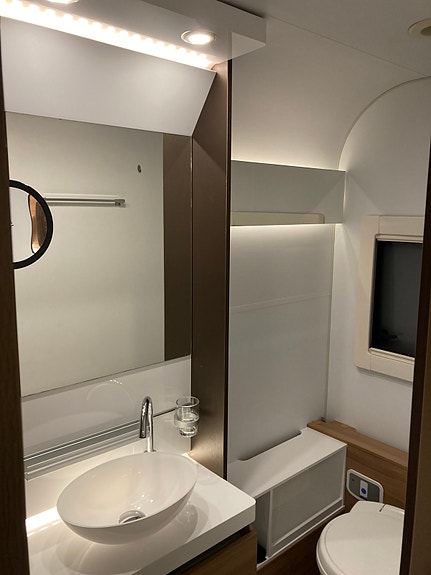 Adria Alpina 663 HT 16 of 17