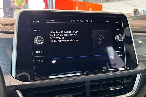 Volkswagen T-Roc 19 of 25