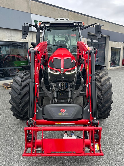 Massey Ferguson 5 S 145 Dyna-6 4 of 13