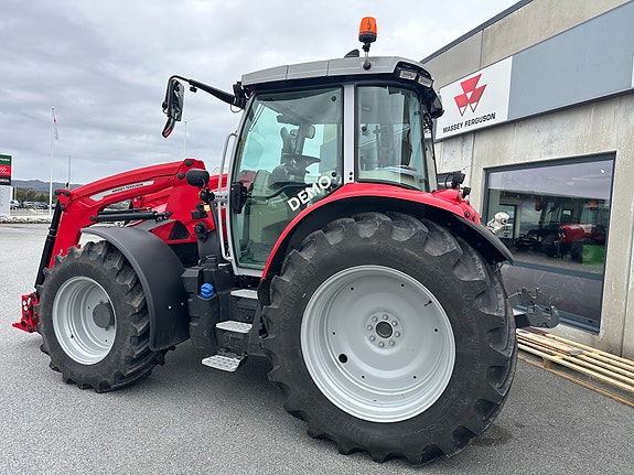 Massey Ferguson 5 S 145 Dyna-6 2 of 13