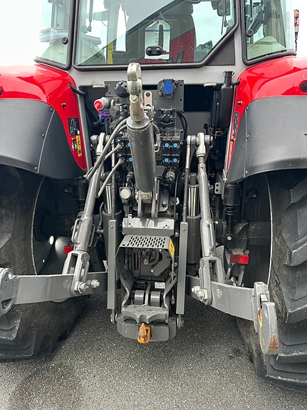 Massey Ferguson 5 S 145 Dyna-6 6 of 13