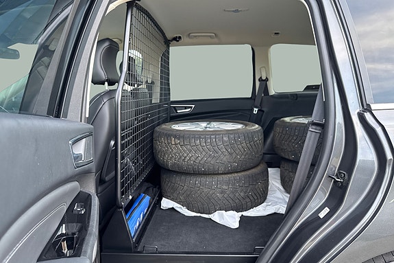 Ford Galaxy 19 of 22