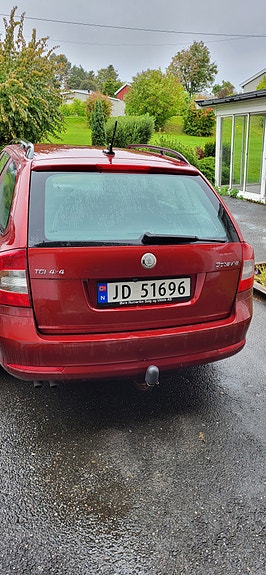 Skoda Octavia 2 of 21