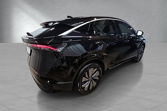 Nissan Ariya 5 of 30