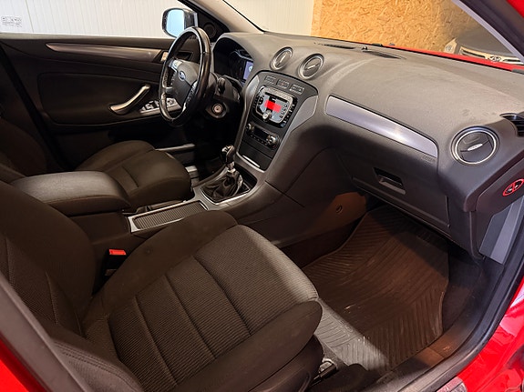 Ford Mondeo 11 of 15