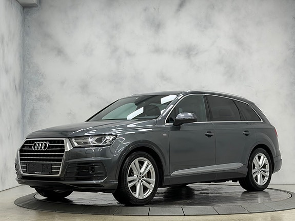 Audi Q7 2 of 30