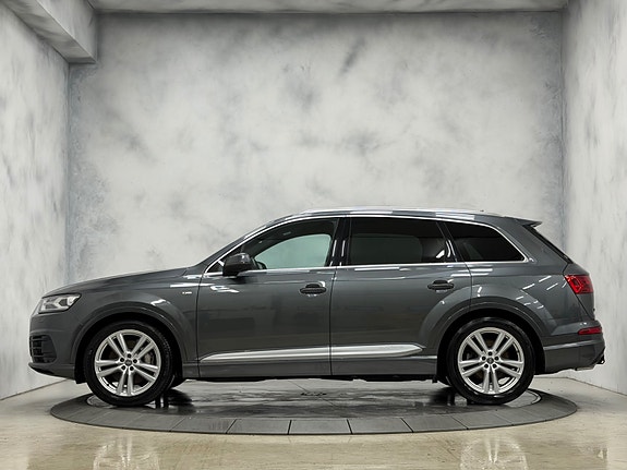 Audi Q7 12 of 30