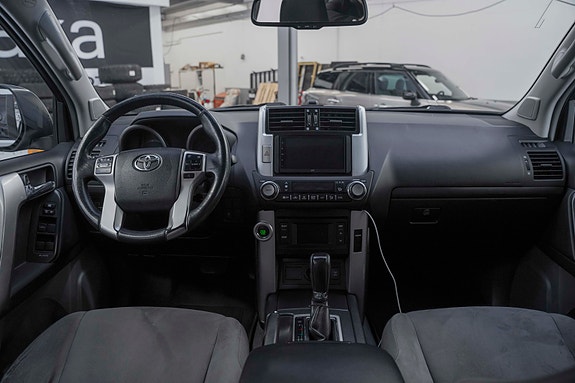Toyota Land Cruiser 10 of 22