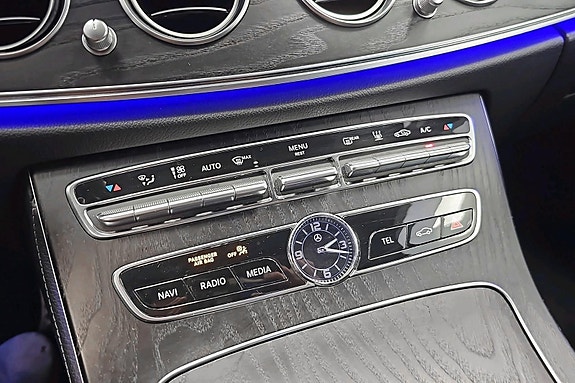 Mercedes-Benz E300 de 15 of 28