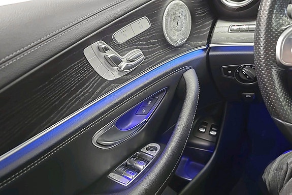 Mercedes-Benz E300 de 17 of 28