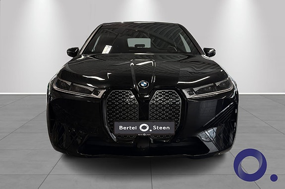 BMW iX 9 of 24