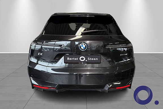 BMW iX 4 of 24