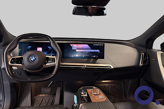 BMW iX 14 of 24