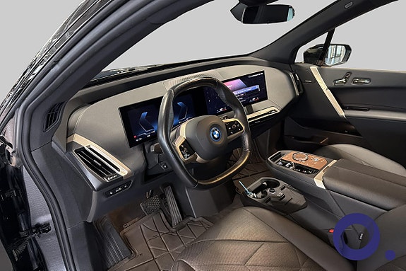 BMW iX 13 of 24