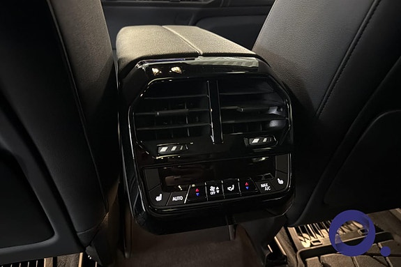 BMW iX 24 of 24
